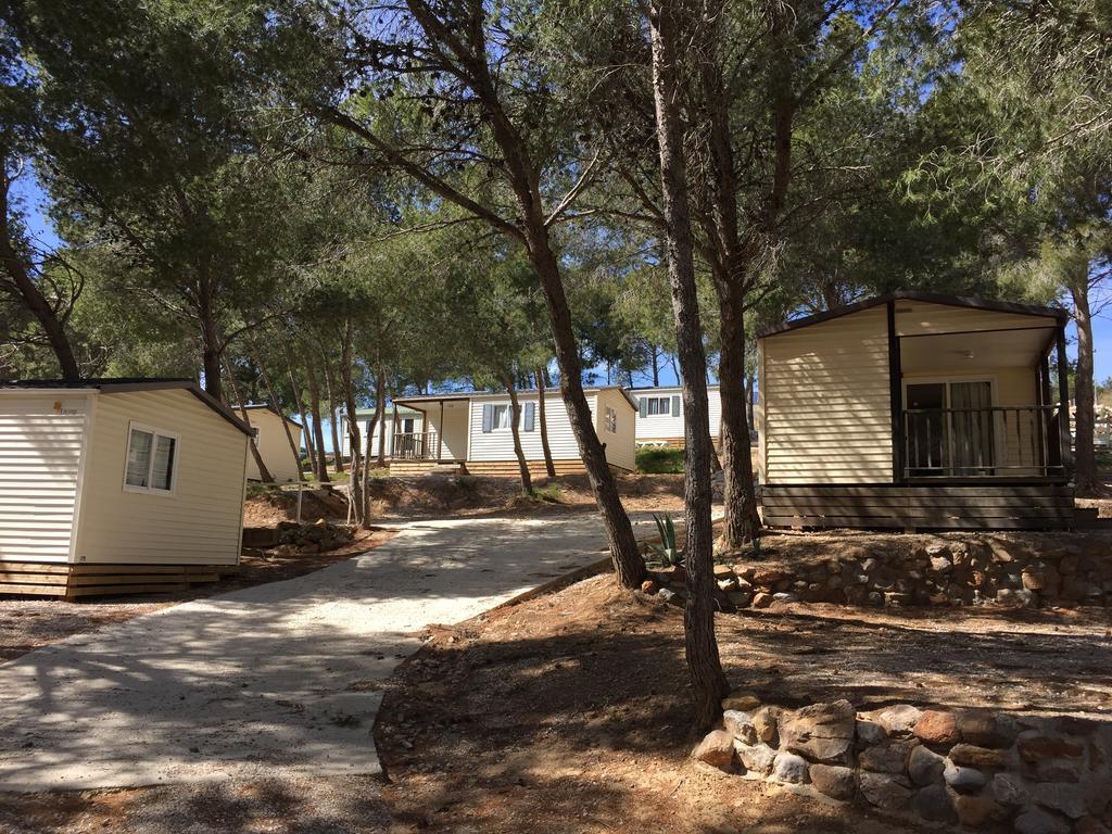 Camping Le Bois De Pins Salses-le-Chateau Zimmer foto