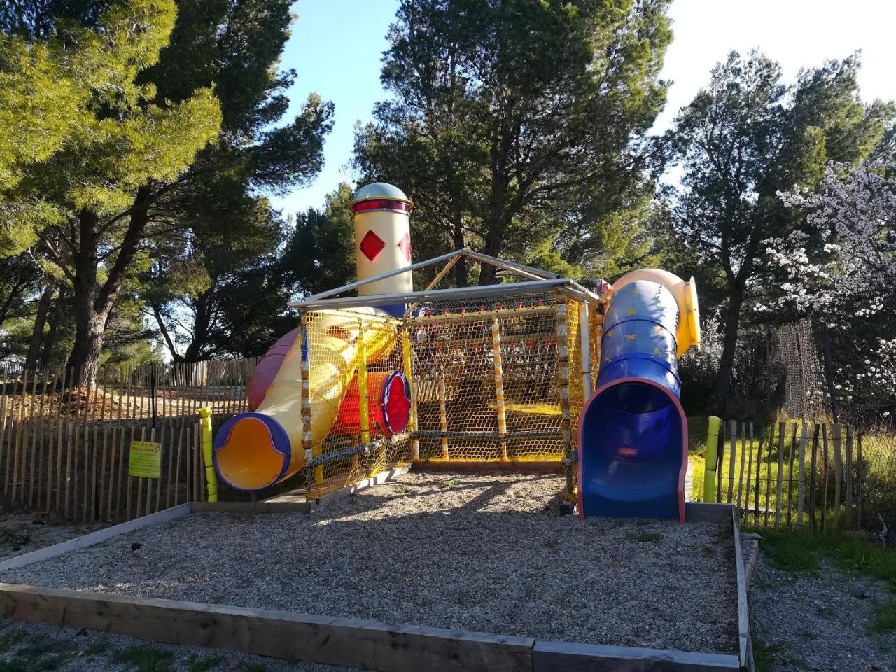 Camping Le Bois De Pins Salses-le-Chateau Exterior foto